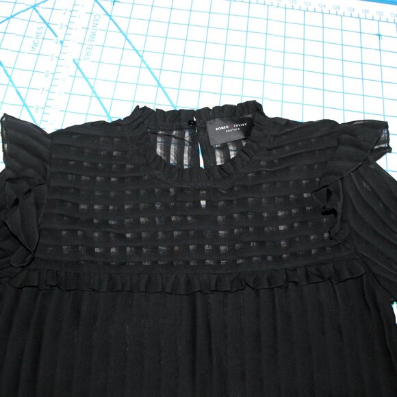 Romeo & Juliet Couture Sheer Black Blouse w/ Ruffles, Small, NWT - Picture 3 of 7
